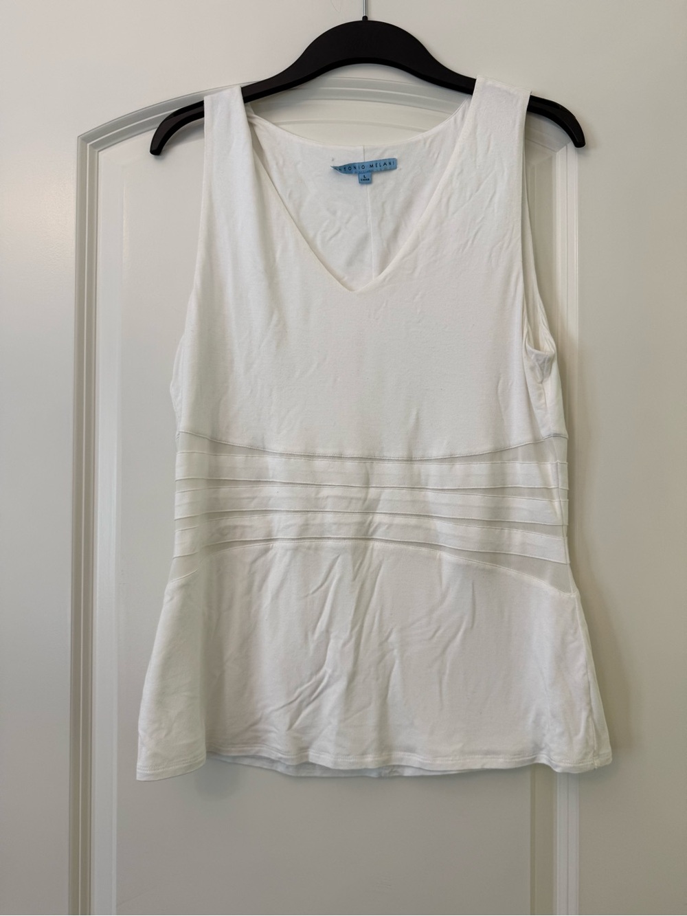 ANTONIO MELANI White V-Neck Sleeveless Pintuck Tank